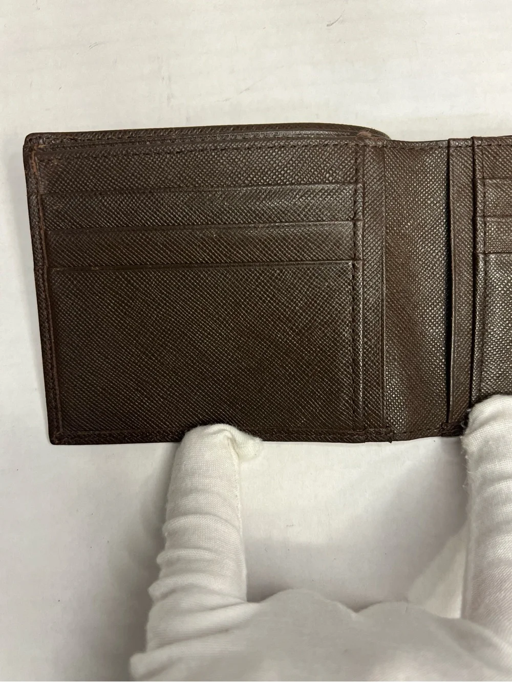 Burberry Bifold Wallet in a dark brown saffiano leather‎